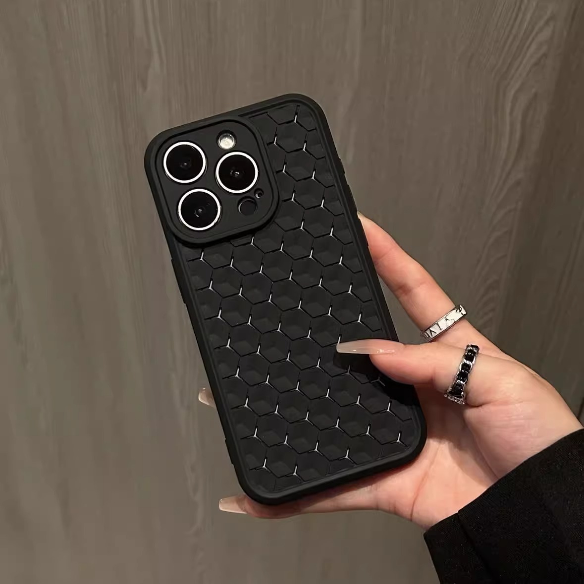 蜂窝散热透气壳适用iphone15promax手机壳苹果14硅胶软壳13新款12全包防摔11男女简约高级感纯色plus超薄保护
