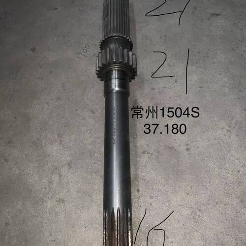 东风1604-1拖拉机输入轴1504S37.180配件