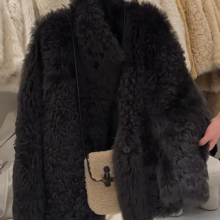 黑色羊羔毛皮毛一体环保皮草短外套女2025新款秋冬季超好看羊羔绒,女装/女士精品,短外套,淘宝优惠券,粉丝福利购,淘宝优惠卷