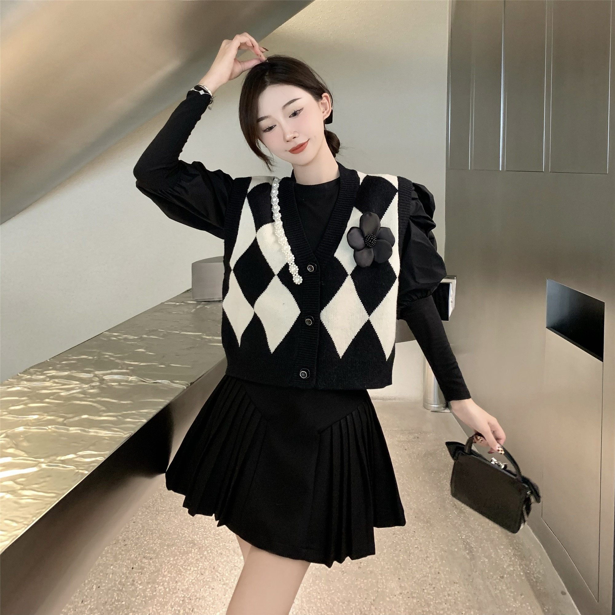 早春季小香风时尚气质两件套装秋冬设计感菱格花朵毛衣马甲连衣裙