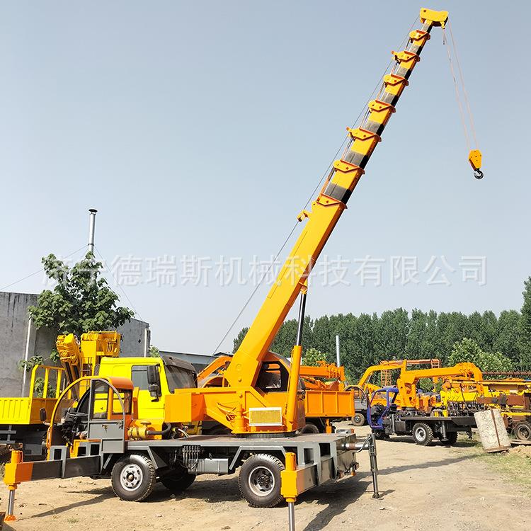 四不像随车吊四驱起重吊机10吨自制平板吊配置车载折叠臂起重机