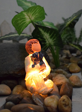 家居橱窗摆台男孩树脂精美小子工艺品摆件家用装饰公仔小夜灯