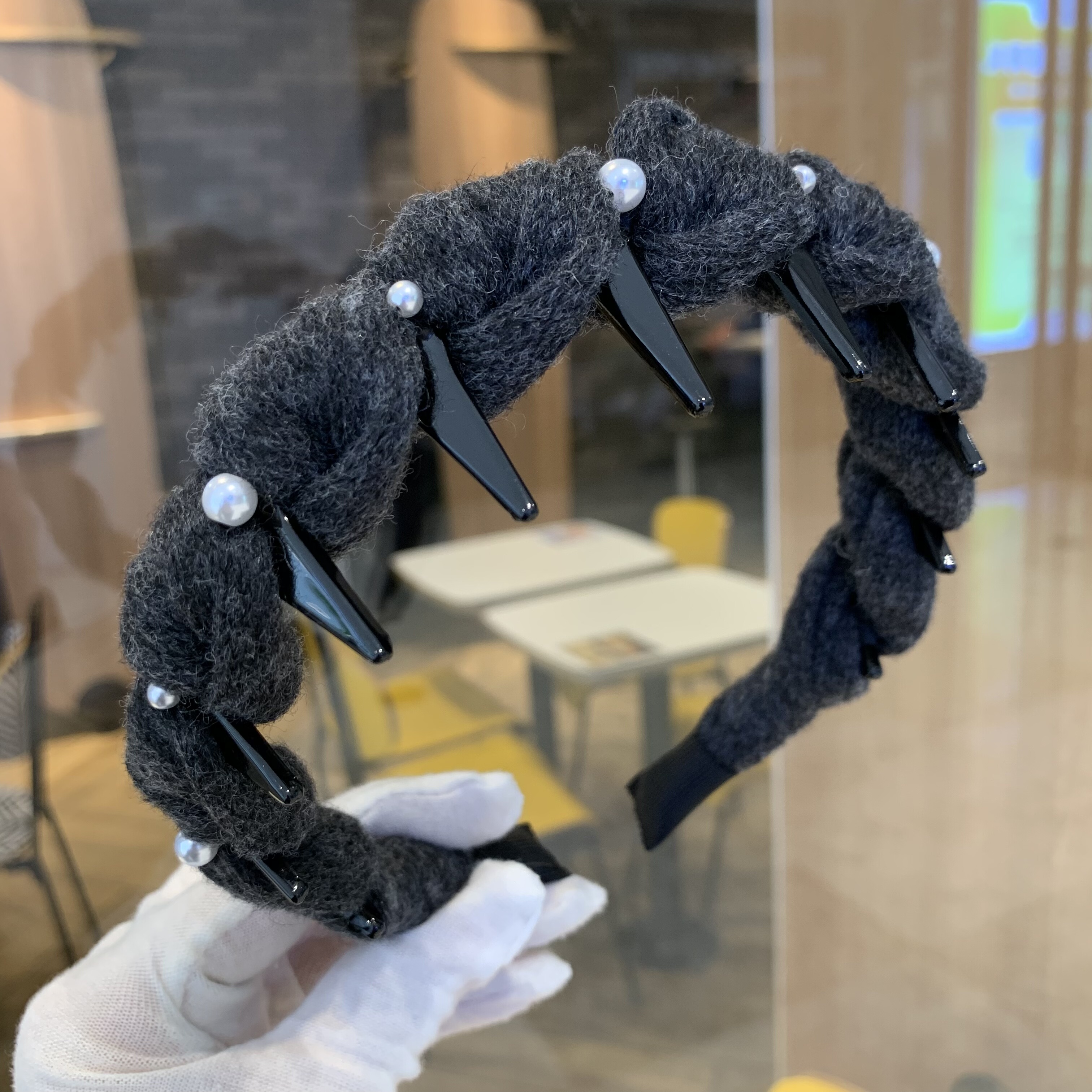 气质灰新款轻奢妮料发卡发箍女珍珠手工穿缝带齿防滑发窟头饰头箍