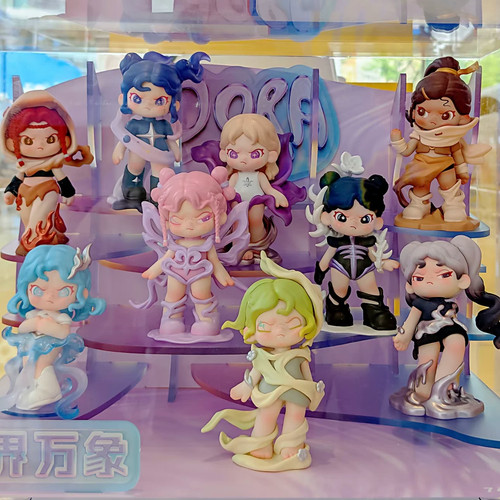 正版DORA质界万象盲盒公仔礼物