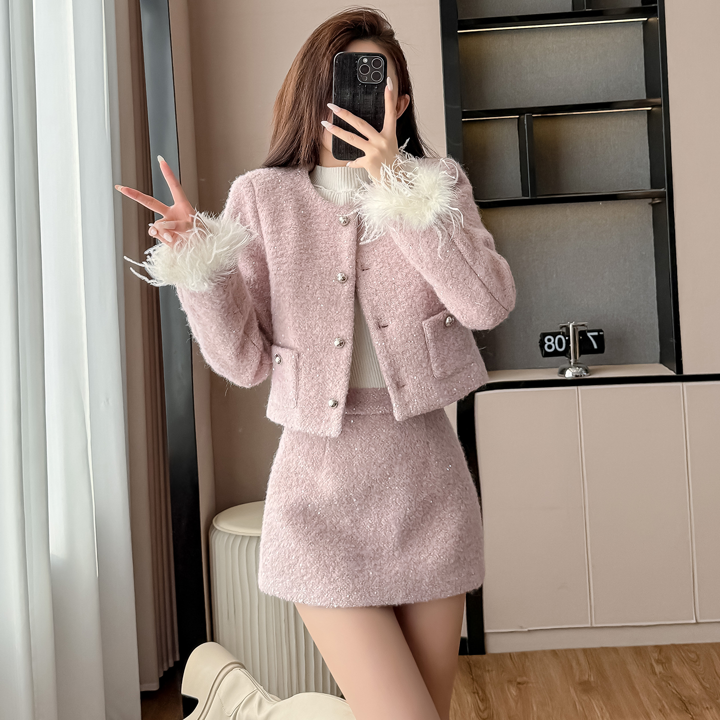 实拍：2025冬新款丢金感小香风套装高级感气质毛绒圆领夹棉外套