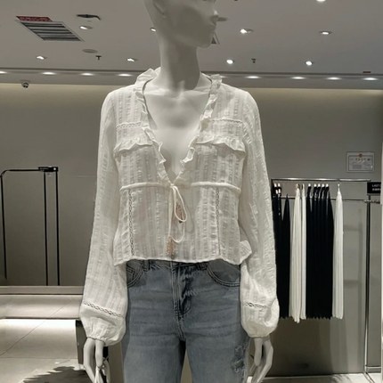 VM NY NB UR2025夏新款法式复古蕾丝拼接系带v领衬衫上衣女ins潮