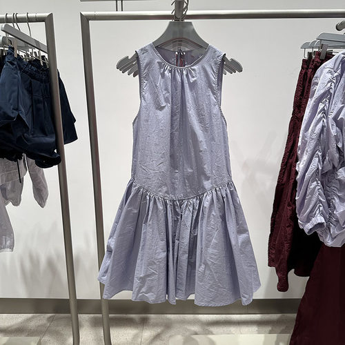 背部系带压褶无袖背心连衣裙