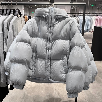 VM NY NB UR2025冬时尚百搭休闲风绗缝连帽泡芙宽松羽绒服外套女