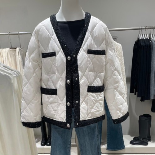 VM NY NB UR2025冬时尚百搭小香风撞色v领菱格绗缝羽绒服保暖外套