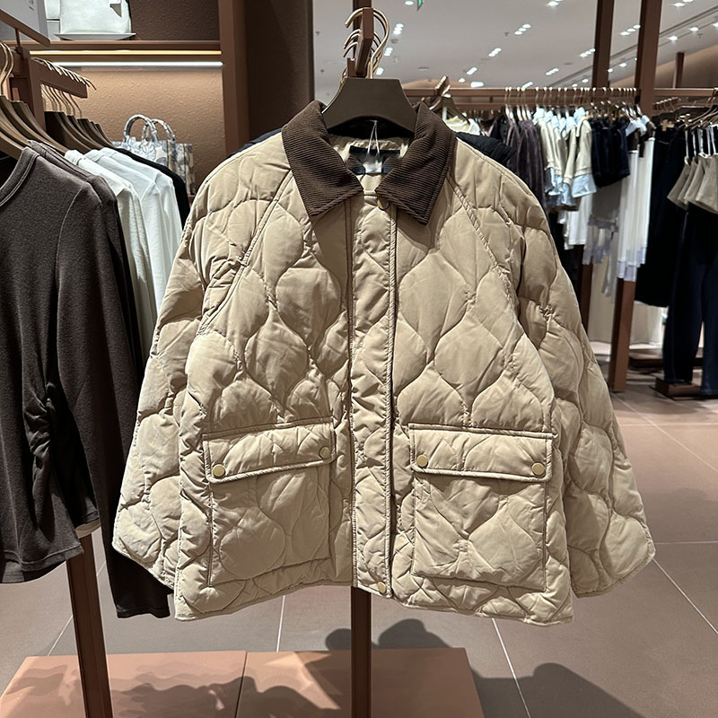灯芯绒翻领拼接绗缝羽绒服外套
