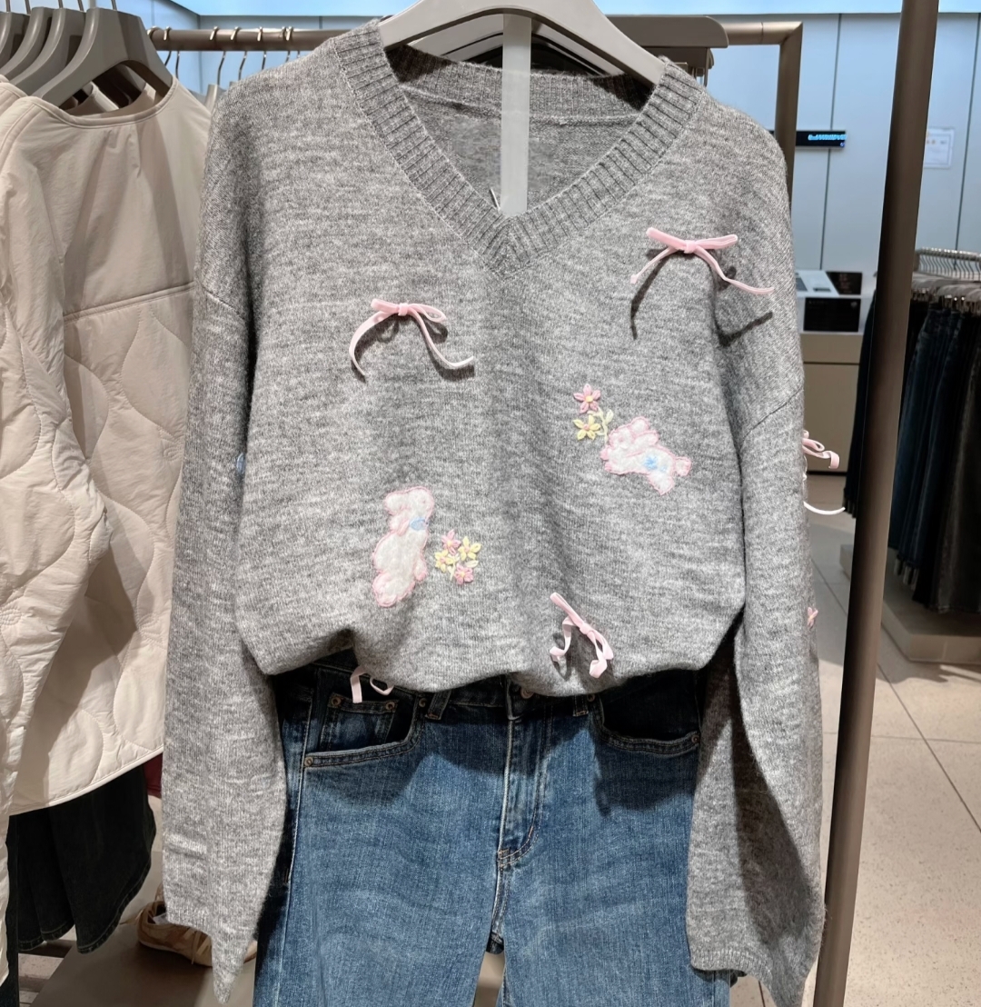 VM NY NB UR2025冬百搭学院风童趣V领蝴蝶结兔子印花长袖针织衫女