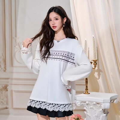 Three Quarters 25AW白色烫钻印花蕾丝宽松T恤黑色蛋白皮百褶短裙