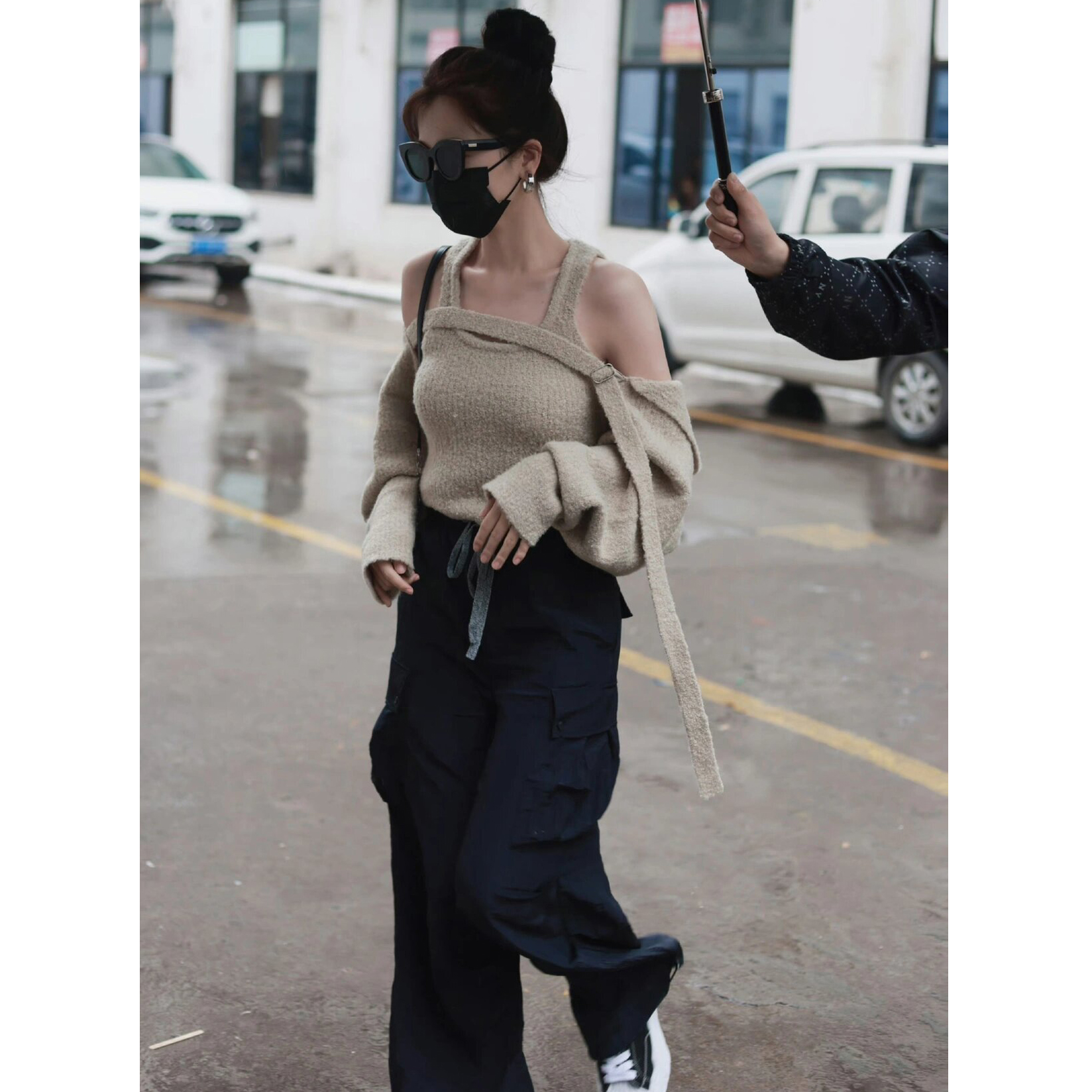 【折】虞书欣同款 Vena Label 灯笼袖针织背心连帽开衫工装长裤