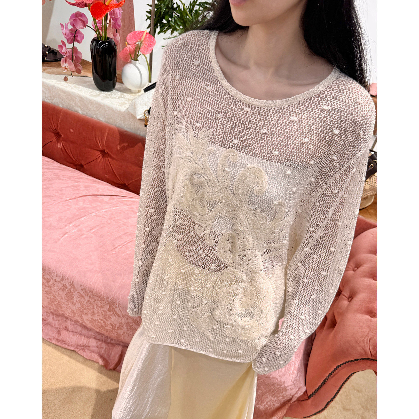 XU ZHI 26春季新品 丝绒刺绣镂空波点宽松针织上衣