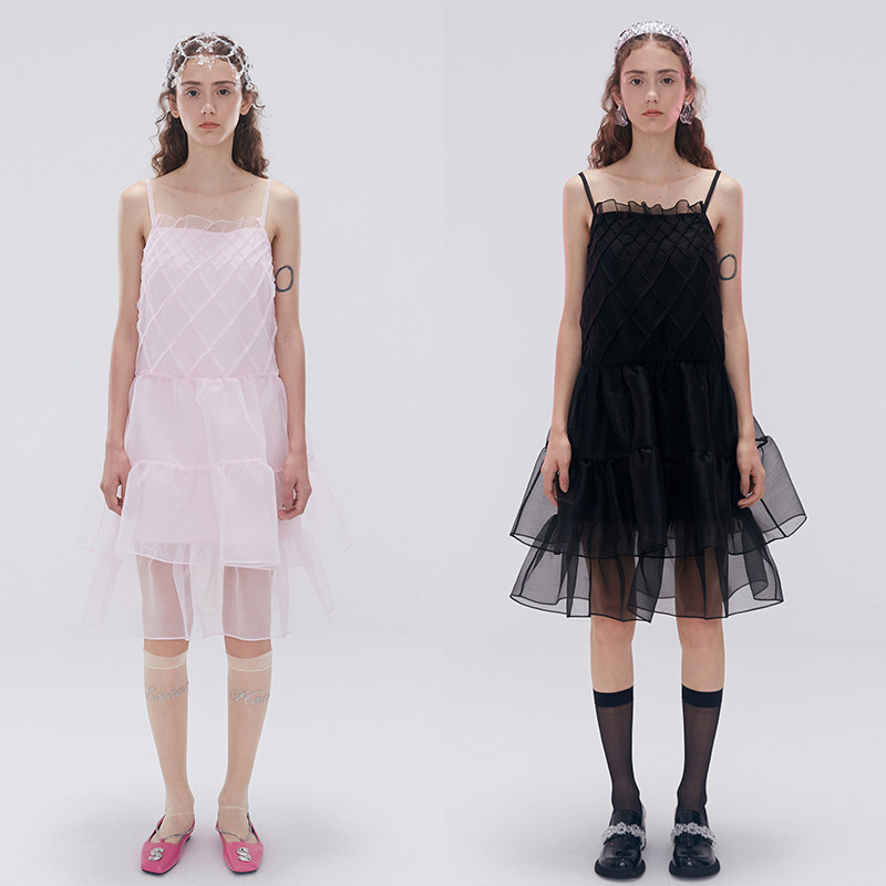 【xs】ester hsu 时尚甜美粉色黑色网格泡泡纱吊带连衣裙