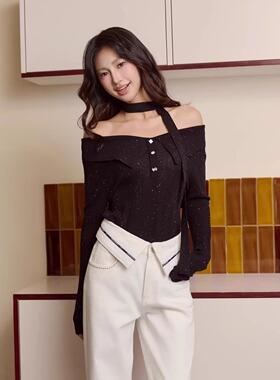 Three Quarters25SS黑色一字肩珠片长袖针织上衣翻腰头牛仔裤