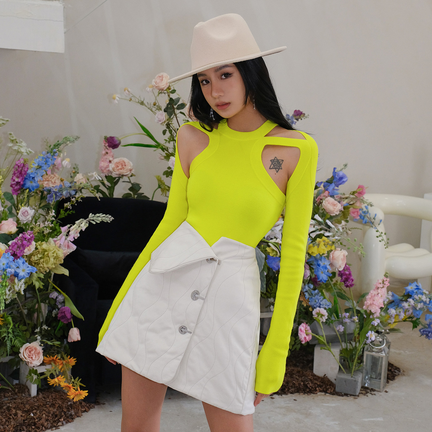 5折  Dion Lee  辣妹休闲荧光黄针织上衣