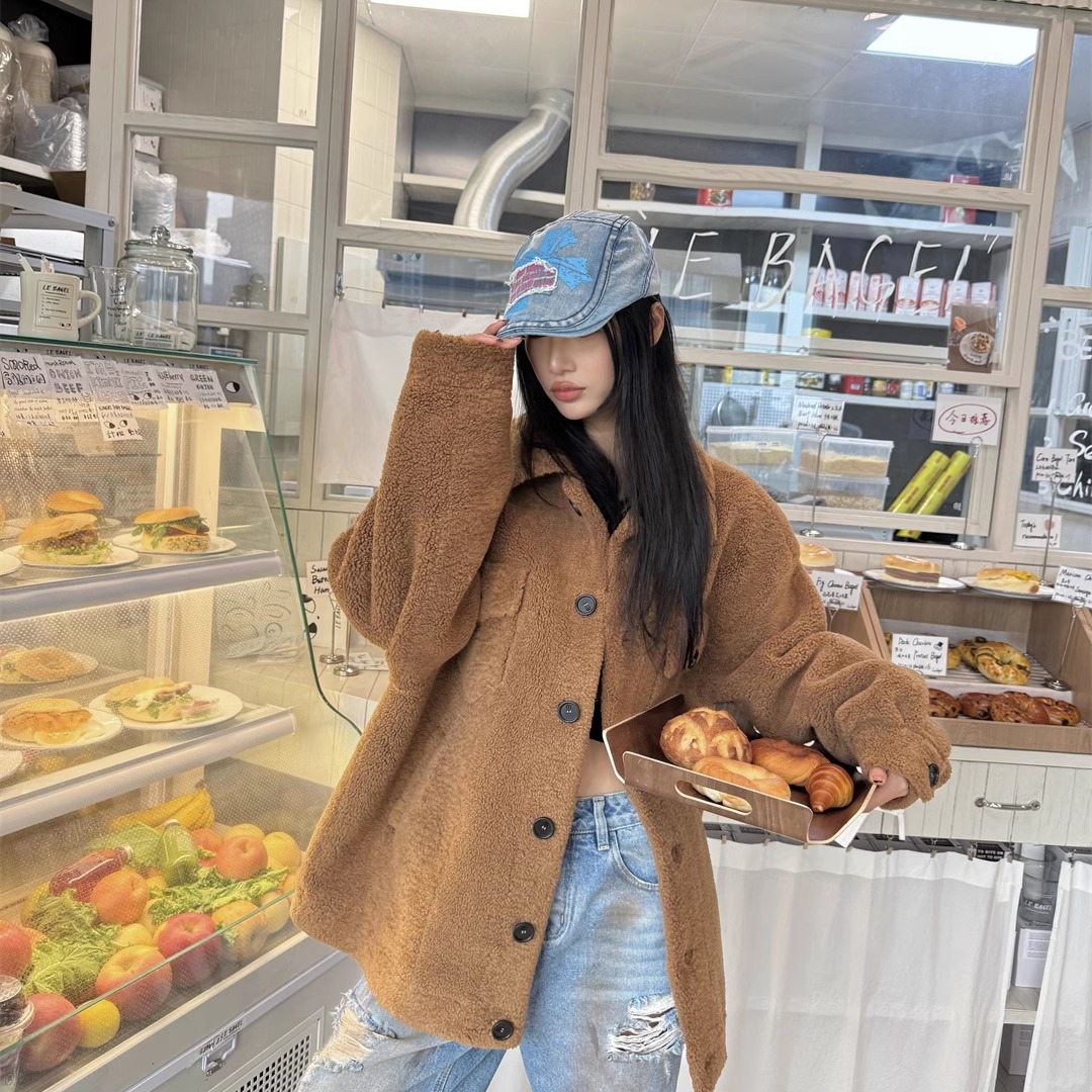 Andrea Martin 24秋季新款 皮毛一体棕色红色外套