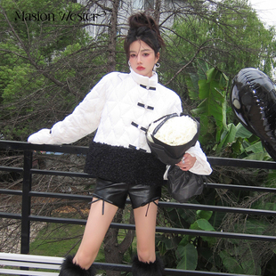 新款 Wester Masion 奶白色拼黑色毛绒百搭简约风羽绒服 折