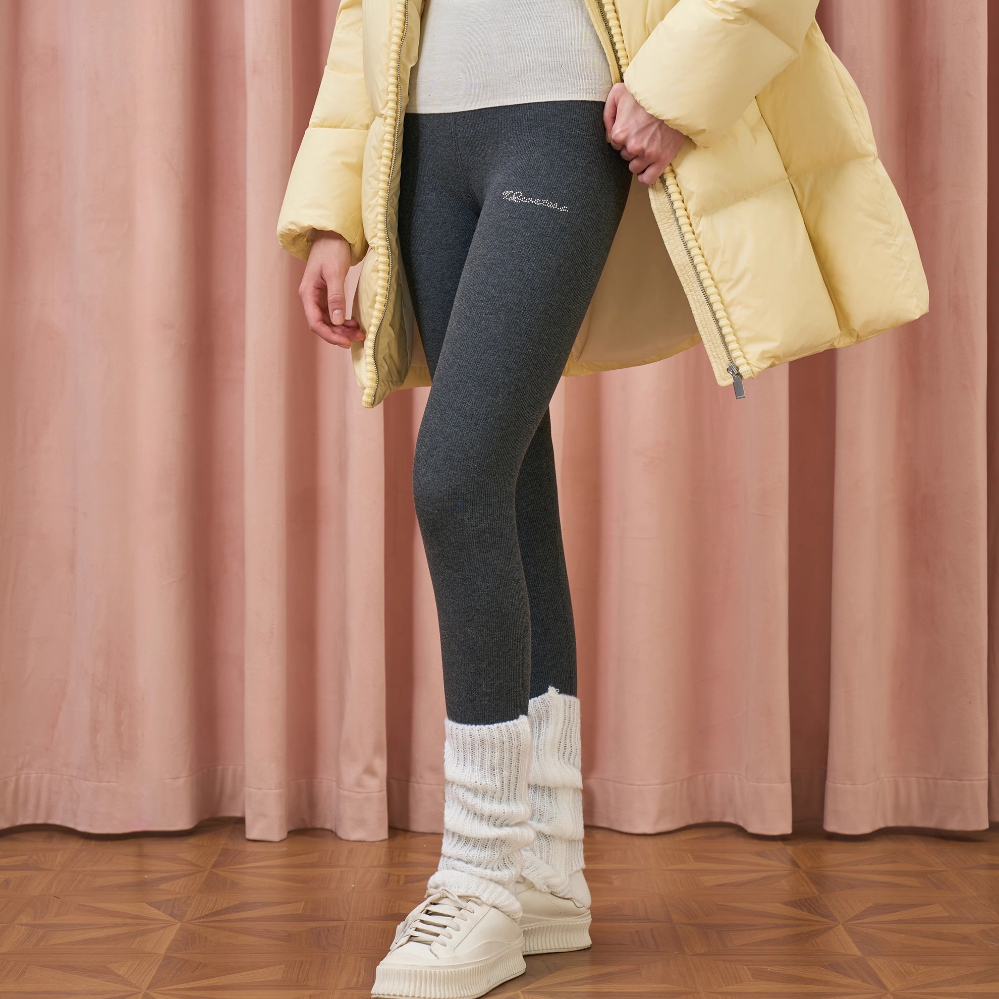 Three Quarters 25AW 灰色烫钻加厚羊羔绒螺纹修身显瘦外穿打底裤