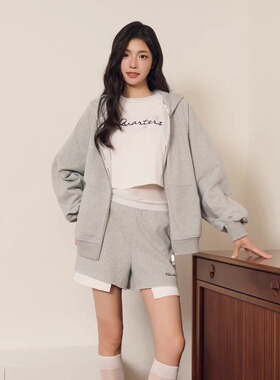 Three Quarters25灰色烫钻新年图案连帽卫衣宽松卫衣短裤套装