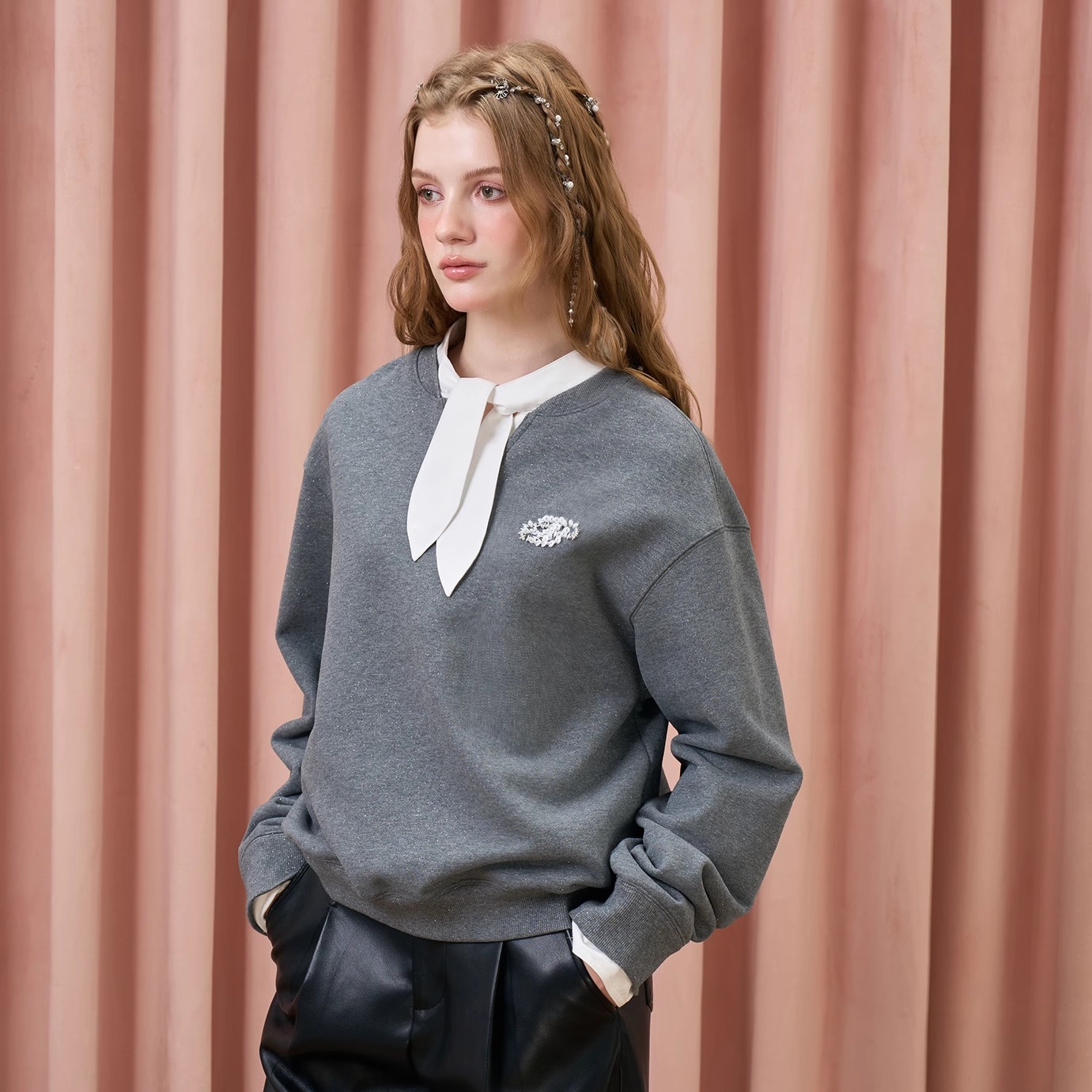 Three Quarters 25AW 细闪灰系带领假两件套头卫衣