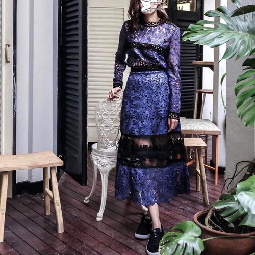 【清货折】Whole9yard 2J深蓝蕾丝镂空上衣/蕾丝镂空长半裙
