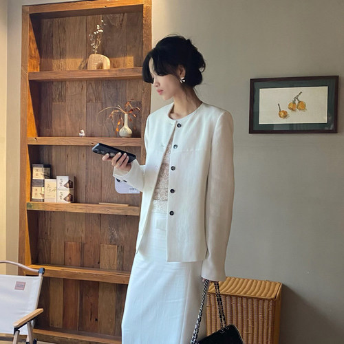 【折】PETRE COR 官方旗舰店早春新款纯色圆领下摆错位西装百搭