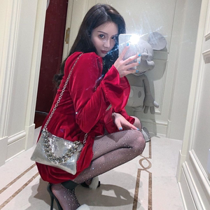 圣诞喜哥同款La Reina红黑真丝绒天鹅绒钻扣礼服连衣裙女 LaReina