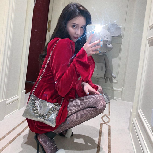 圣诞喜哥同款La Reina红黑真丝绒天鹅绒钻扣礼服连衣裙女 LaReina