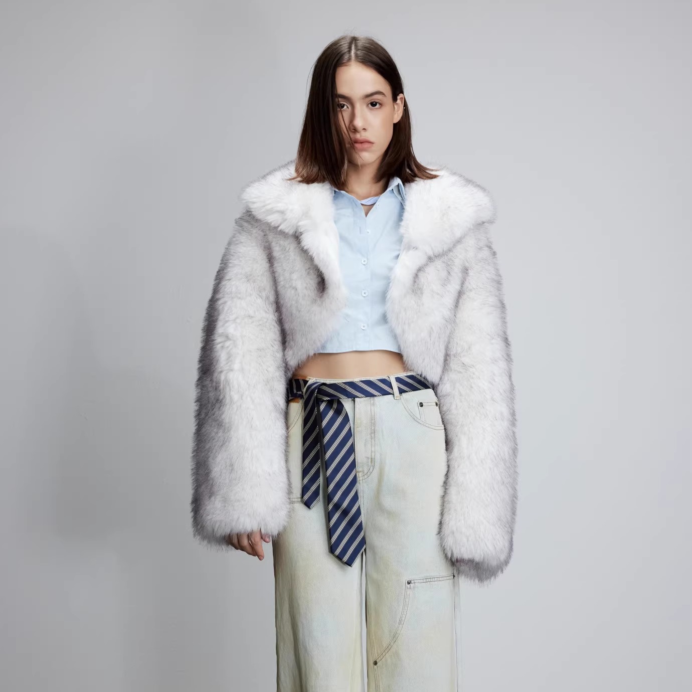 JAC FLEURANT2025秋冬 艺术环保皮草翻领外套抹脏洗水结构牛仔裤