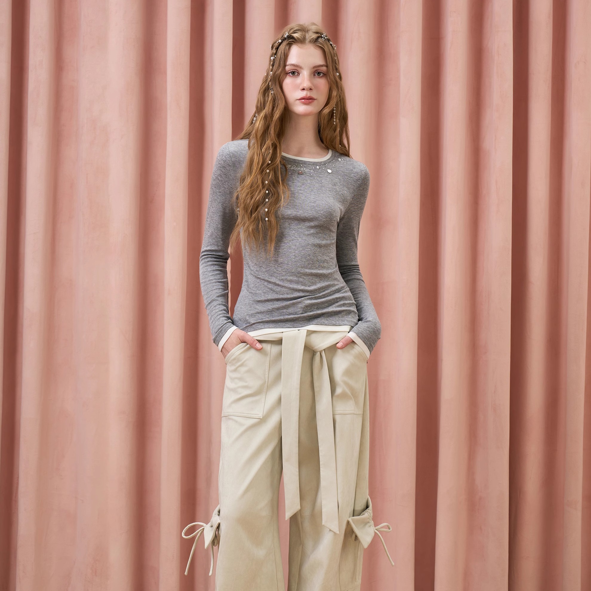 Three Quarters 25AW 黑色蛋白皮腰带钉钻短裙