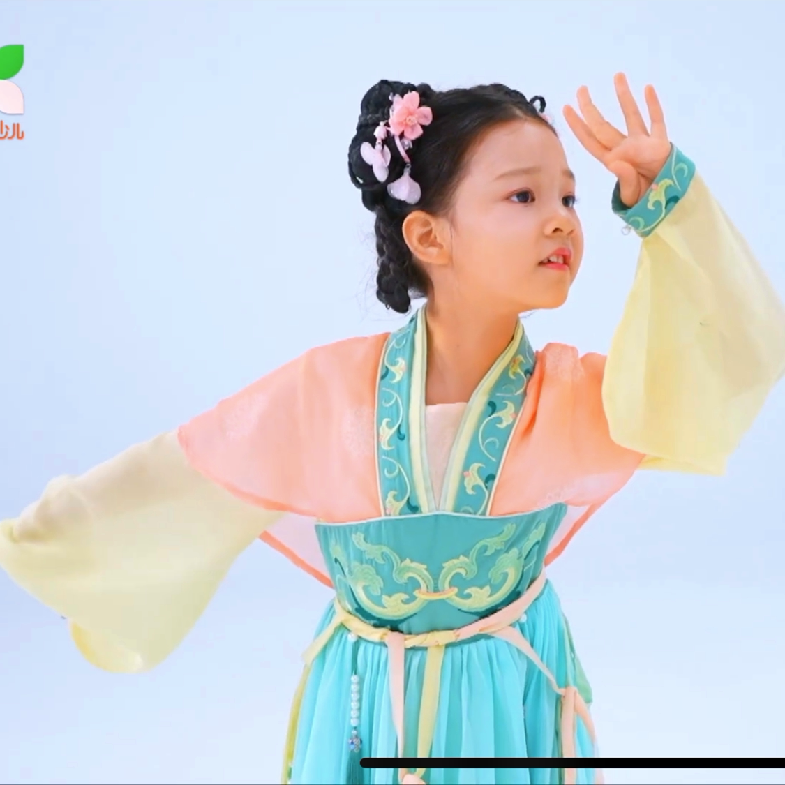 初夏汉服初夏舞蹈桃花笑女童汉服入莲间初夏音乐阮郎归初夏古典舞