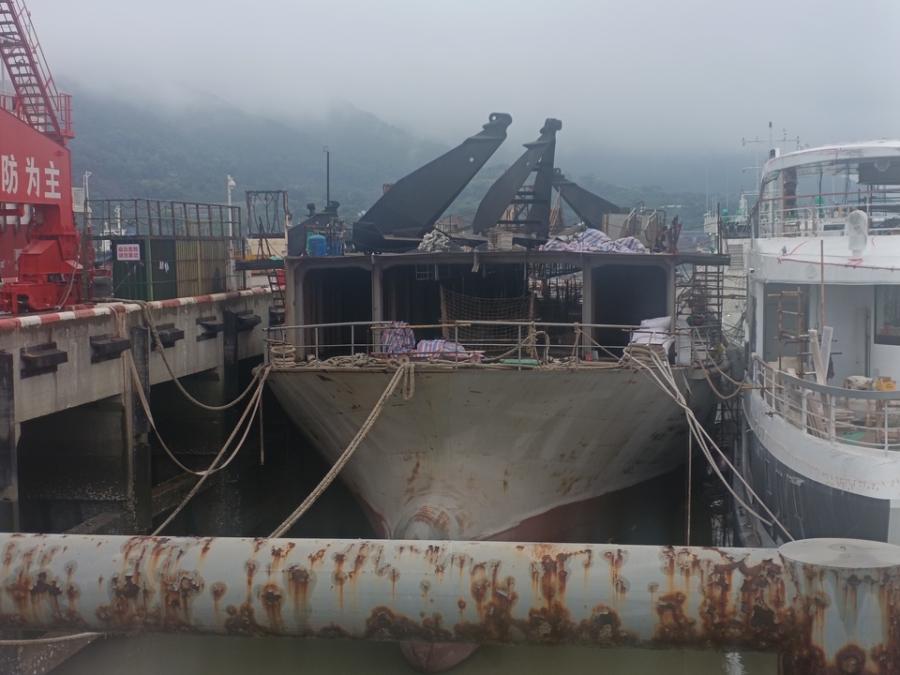 再次拍卖83m海上科研补给冷藏船分段
