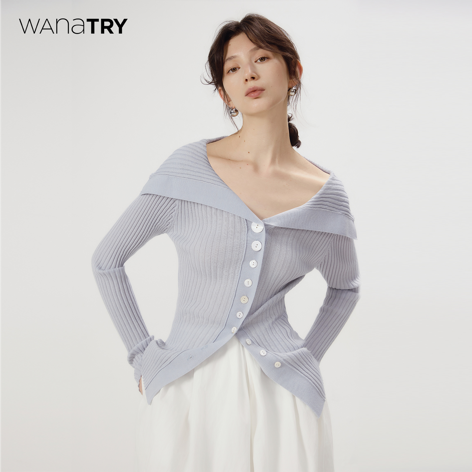 Wanatry深灰色翻领显瘦针织