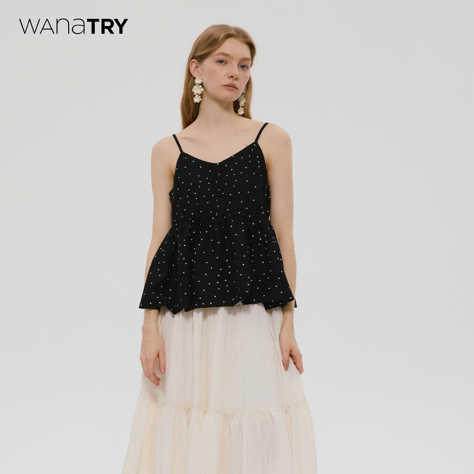 wanatry黑色俏皮波点吊带上衣