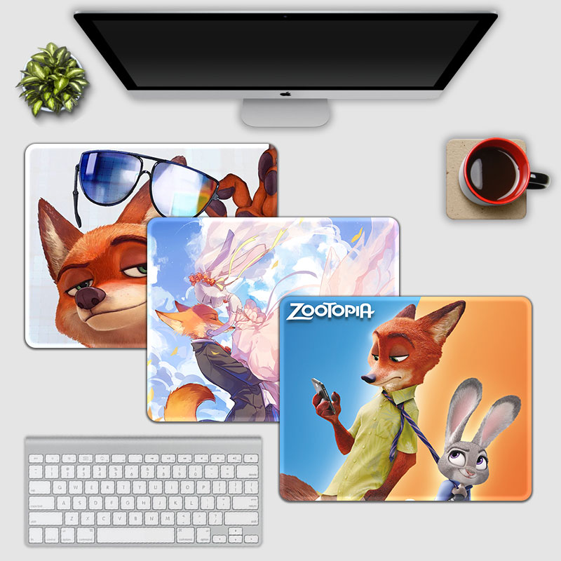 疯狂动物城鼠标垫狐兔cp尼克狐朱迪兔萌小尺寸锁边加厚防水书桌垫