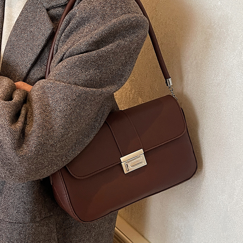 2025冬季新款时尚高级感腋下包女