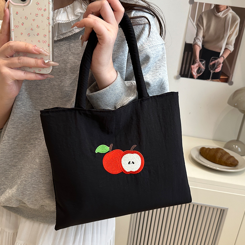 2025冬季新款可爱苹果刺绣帆布包