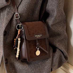 百搭单肩小挎包 斜挎包法式 高级感小众豹纹手机包包女2026新款 时尚