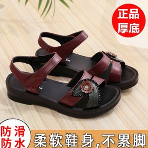 夏季女士柔软中老年软底厚底时尚休闲妈妈鞋老年人不累脚外穿