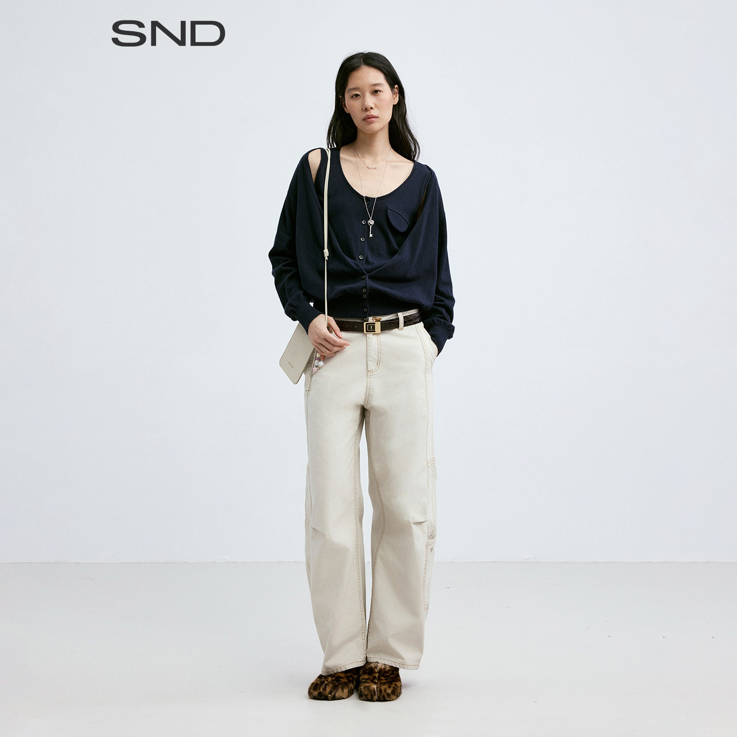 SNDPF26水洗磨白沙卡休闲裤图片