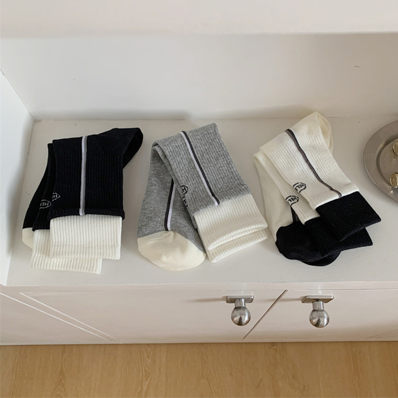 白色线条袜子黑色拼接运动中筒袜