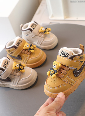 冬季新款宝宝加绒鞋子0-2岁婴儿软底防滑学步鞋男女儿童卡通板鞋