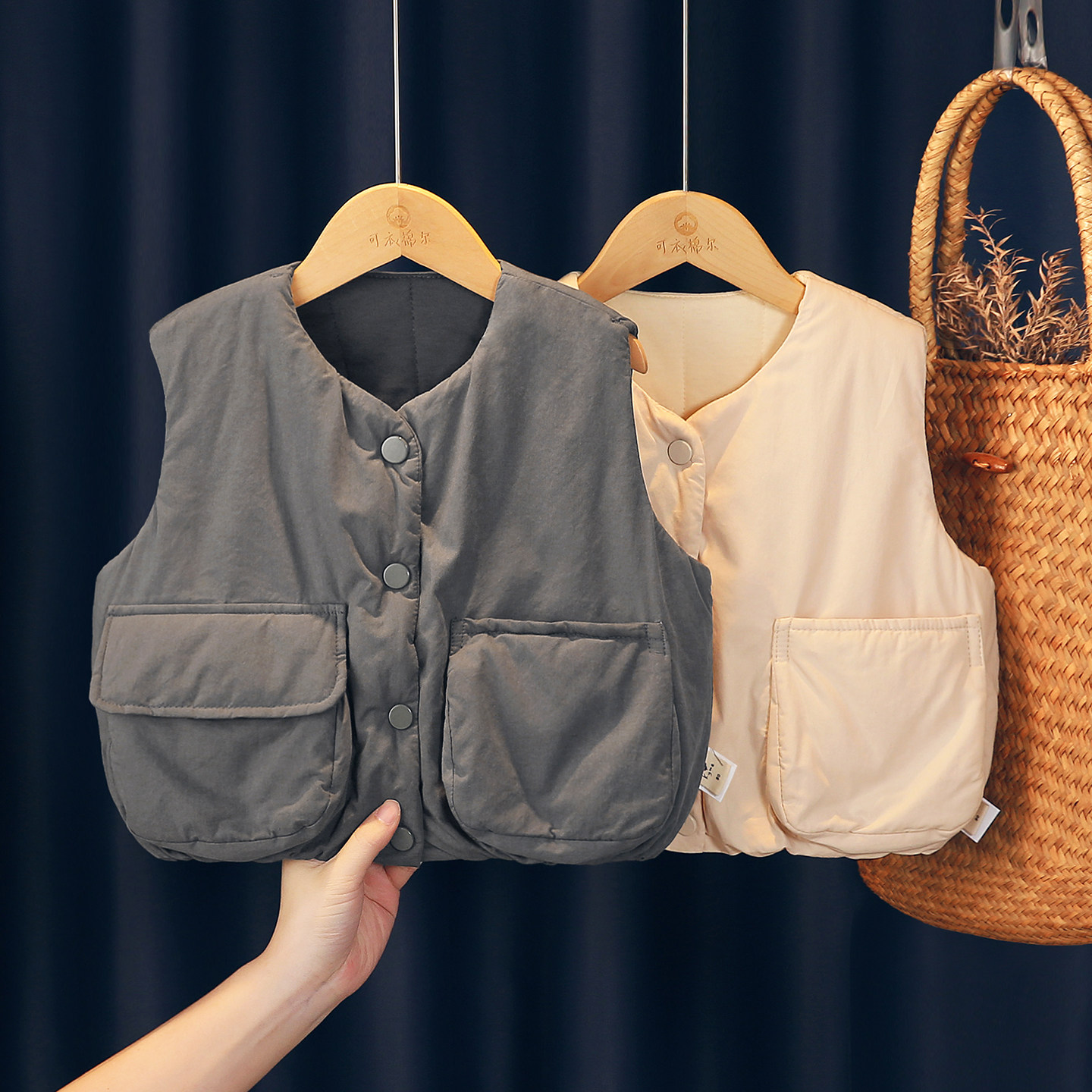 女童马甲外穿冬季2026新款儿童好看保暖背心宝宝纯棉加厚夹棉马夹