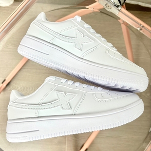 特步板鞋男款正品秋冬季低帮运动休闲鞋子防滑减震耐磨百搭小白鞋