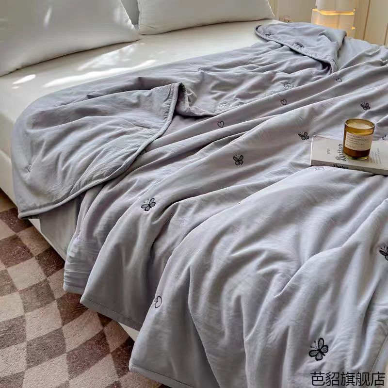 云朵棉重工刺绣夏被