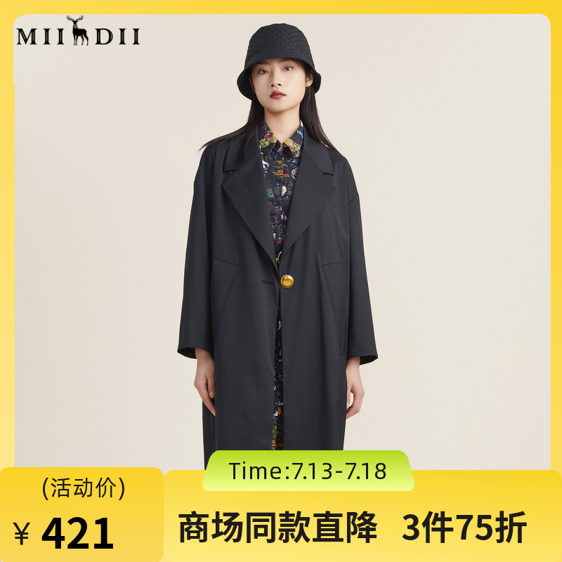 廓形简洁大气，细节增加价值感。