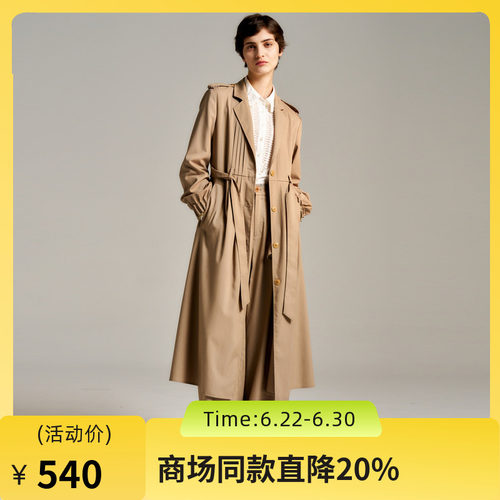 知性翻领风衣，材质顺滑，版型利落