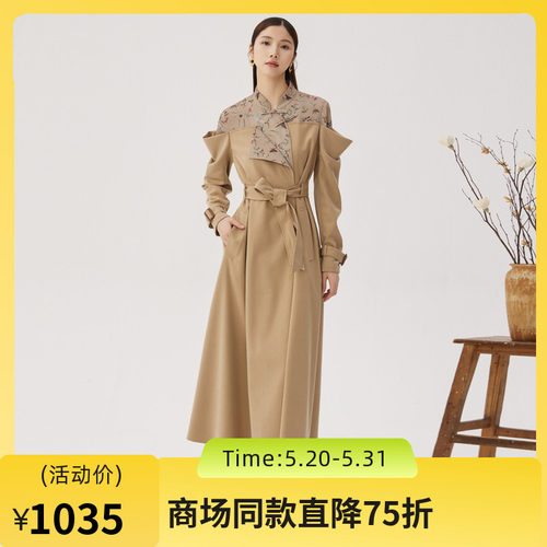 版型挺阔，及踝衣长拉长身形比例，显高显瘦